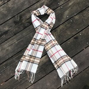 V. FRAAS Plaid Scarf with Fringe